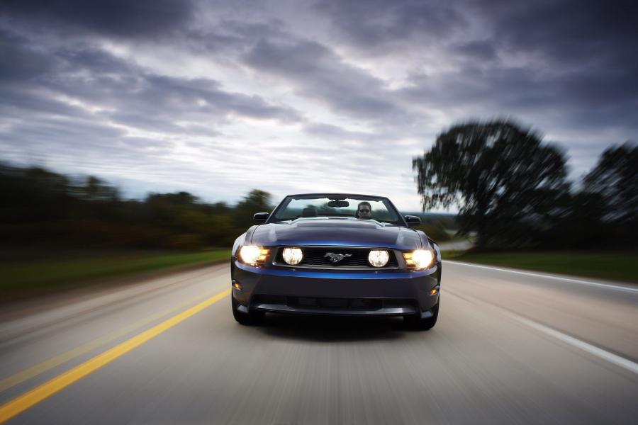  Ford Mustang GT 2010 года  (фото 172 из 213)